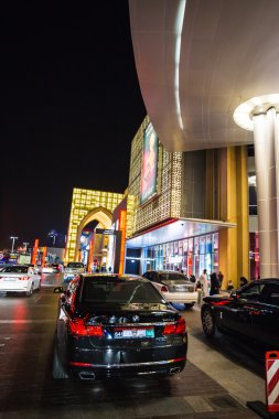 Dünyanın en büyük alışveriş merkezi, Dubai.