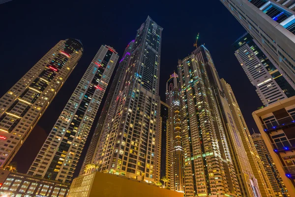 Dubai Marina an einem sonnigen Tag. uae — Stockfoto