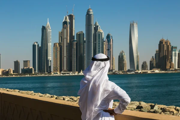 Dubai Marina op zonnige dag. Uae — Stockfoto