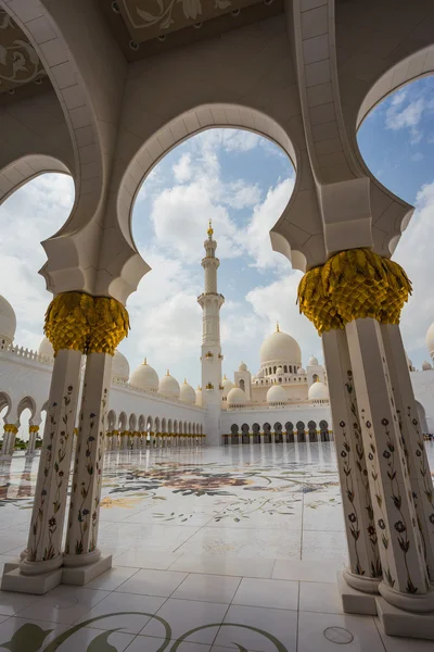 A mesquita Shaikh Zayed em Abu Dhabi — Fotografia de Stock