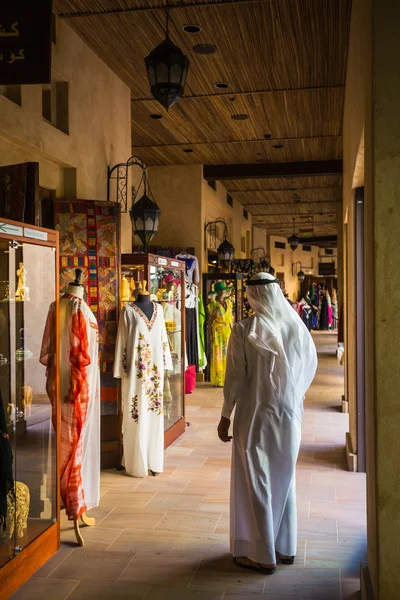 Das berühmte Hotel- und Touristenviertel Madinat Jumeirah — Stockfoto