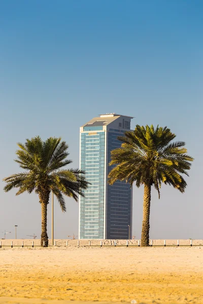 Vue générale des bâtiments modernes à Sharjah — Photo