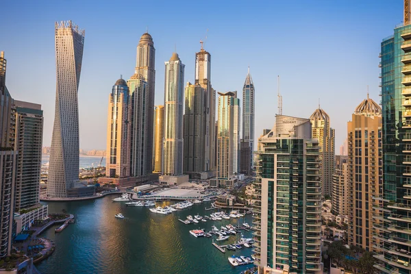 Dubai Marina durante o dia — Fotografia de Stock