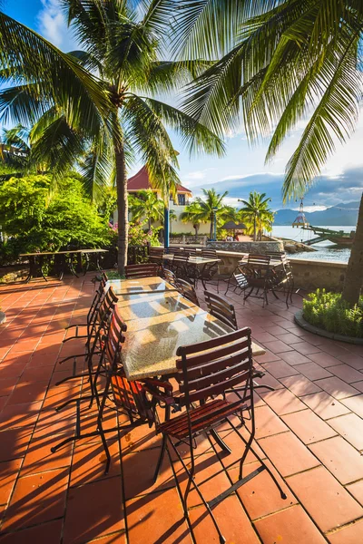 Café con mesas en la playa — Foto de Stock