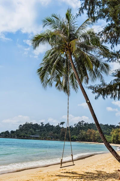 Tropical beach på ön Koh Chang — Stockfoto