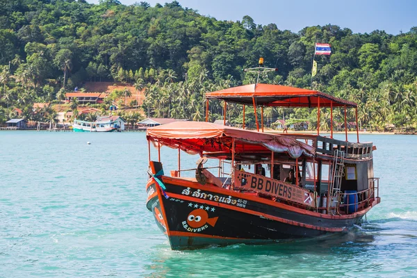 Lodě v Thajsku na ostrově — Stock fotografie
