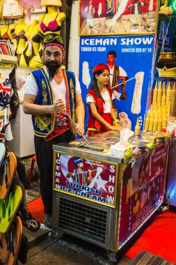 Dondurma gece sokak satıcıları