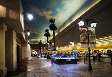 Battuta Alışveriş Merkezi: Dubai