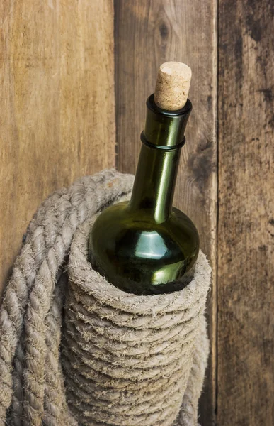 Üveg bor tekert kötél — Stock Fotó