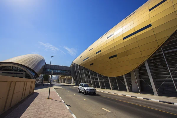 Metro v Dubaji jako světově nejdelší plně automatizované metro — Stock fotografie