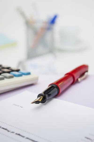 Kantoorbenodigdheden op het Bureau — Stockfoto