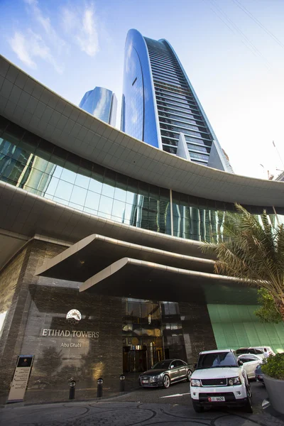 Rascacielos Etihad Towers en Abu Dhabi, Emiratos Árabes Unidos —  Fotos de Stock