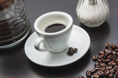 Bir fincan sade kahve.