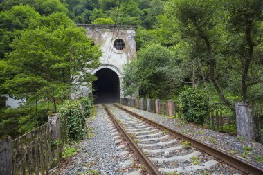 Demiryolu tüneli Psyrtsha istasyonu 