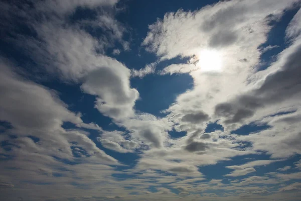 Der Hintergrund Des Himmels Mit Wolken — Stockfoto