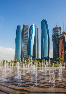 Abu Dabi 'deki gökdelenler
