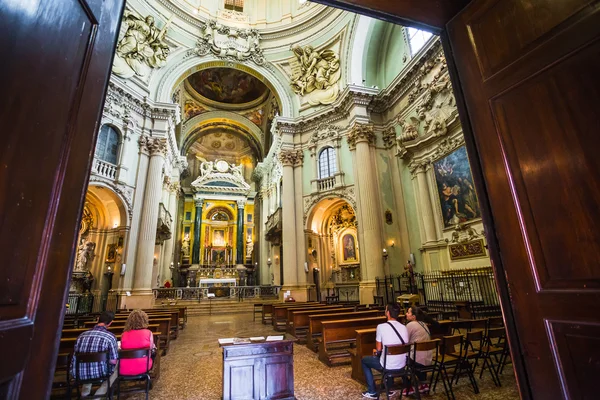 Interni della chiesa di Bologna — Foto Stock