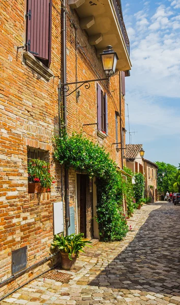 Italian street in a small provincial town of Tuscan — Stock Photo, Image