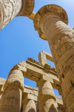 Mısır 'daki Karnak tapınağının antik kalıntıları