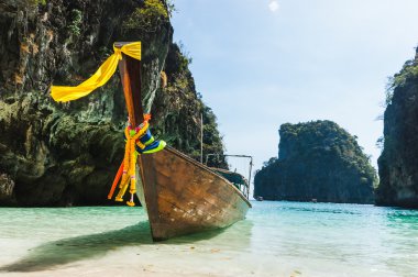 tekneler Tayland kayalar denize karşı