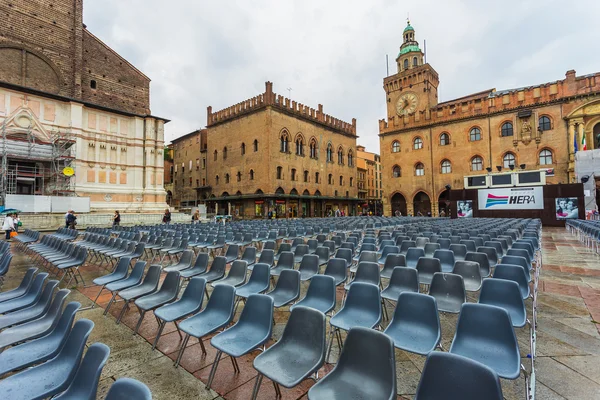 Piazza Maggiore avec Accursio Palace à Bologne — Photo