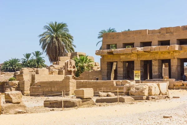 Reruntuhan kuno kuil Karnak di Mesir — Stok Foto