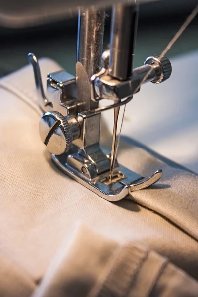 Sewing machine and item of clothing — Stock Photo, Image
