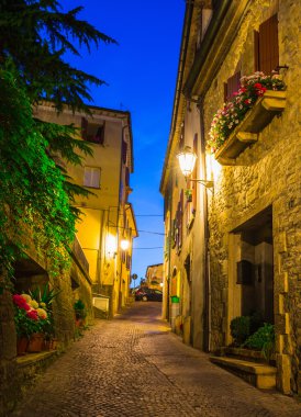 san marino akşam sokaklarında