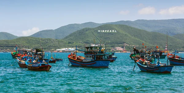 Vissersboten in marina — Stockfoto