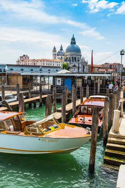 Grand canal i Bazyliki santa maria della salute — Zdjęcie stockowe