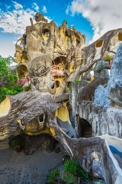 Dalat NGA deli evde asmak