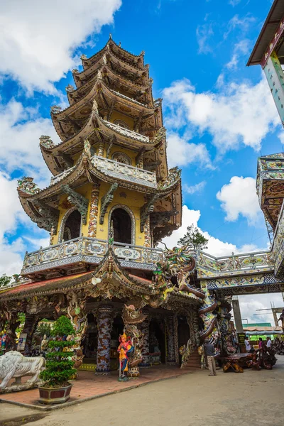 Linh Phuoc pagoda v Da Lat město, Vietnam. — Stock fotografie