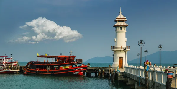 Lighthouse on a Bang Bao pier — Stock Photo, Image