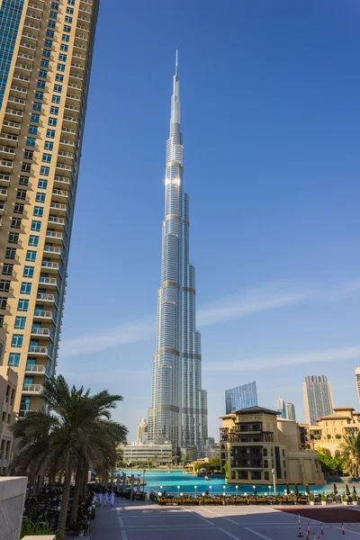 Bâtiments et rues de grande hauteur à Dubai — Photo
