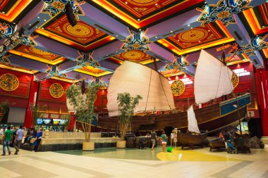 Battuta Alışveriş Merkezi: Dubai