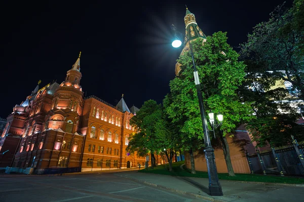 Nachtaufnahme von Moskau in der Nähe von Kreml — Stockfoto