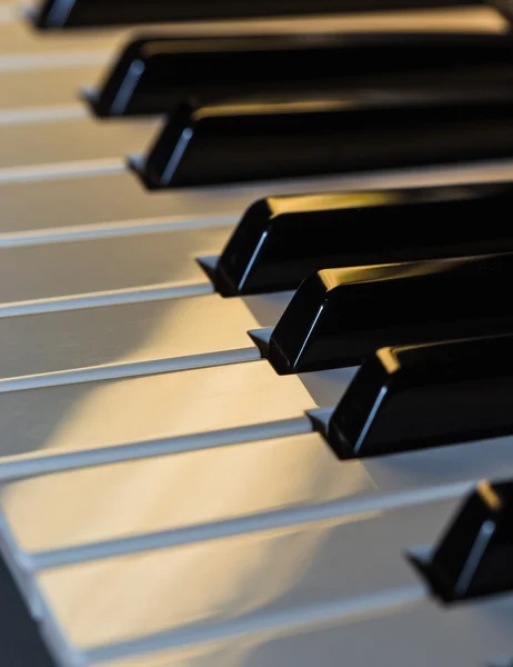 Tasti di pianoforte vista laterale — Foto Stock