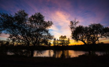 bulutlar ile günbatımı manzara