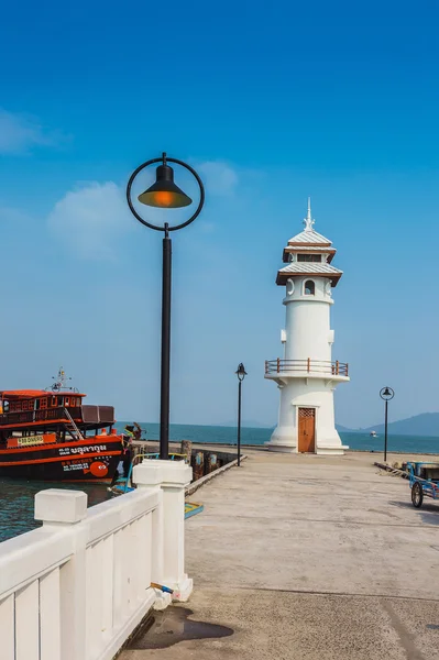 Vuurtoren op de pier van een Bang Bao — Stockfoto