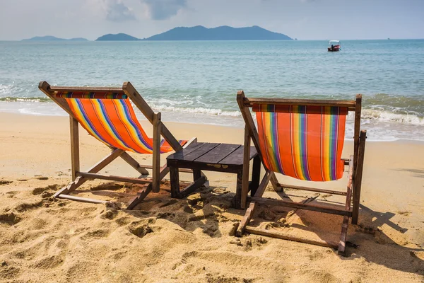 Chaises de plage soleil — Photo