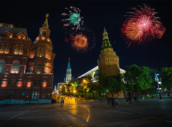 Nachtaufnahme von Moskau in der Nähe von Kreml — Stockfoto