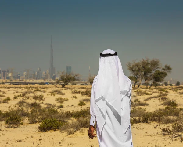 Arab in Arabian desert — Stock Photo, Image