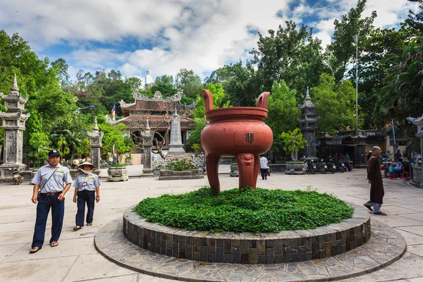 View of the Long Son Pagoda — Stock Photo, Image