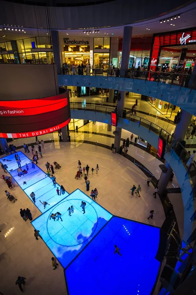 Dubai Mall en Dubai, Emiratos Árabes Unidos — Foto de Stock