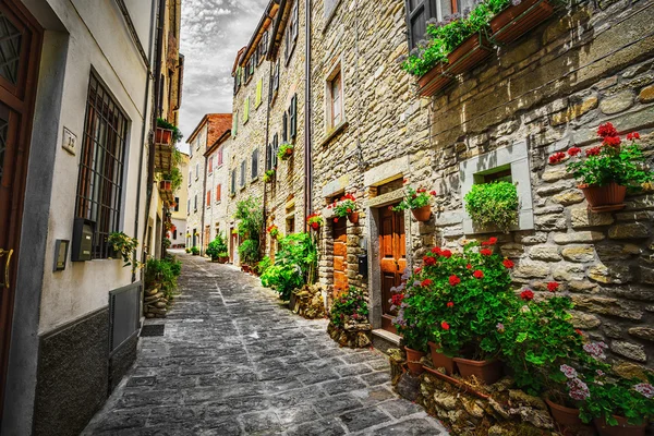 Typical Italian street — Stock Photo, Image