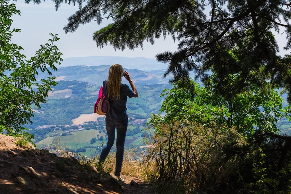 Girl Photographer Take Pictures Mountain San Marino — Stock Photo, Image