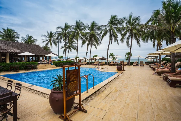 Poolen Tropical Resort — Stockfoto