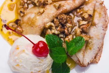 Dondurmalı krep bal ile