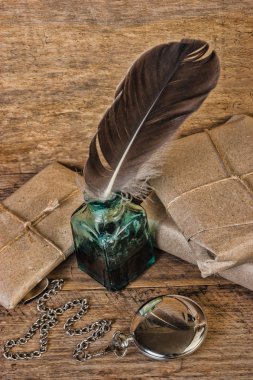 eski bir tahta zemin üzerine pul