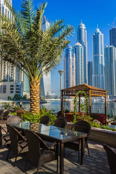 Hoge stijging gebouwen in Dubai, Verenigde Arabische Emiraten — Stockfoto